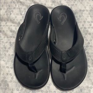 Olukai flip flops size 11